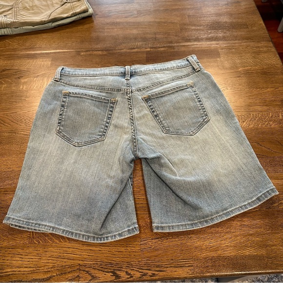 Eddie Bauer Women’s Jean Shortd - Picture 2 of 6